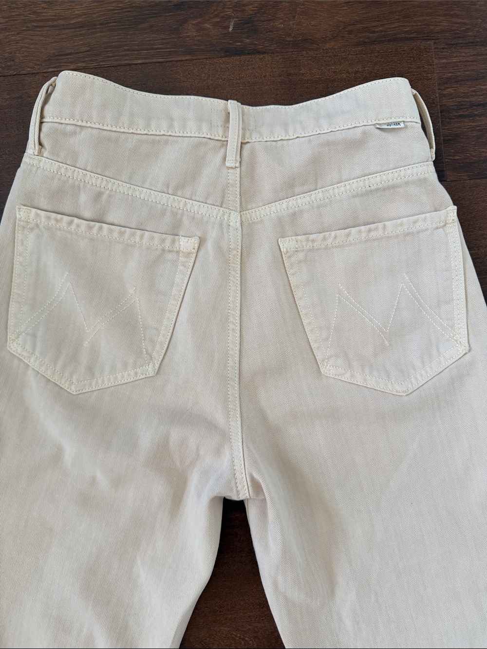 MOTHER The Pixie Swooner Roller Flood High-Rise Wide-Leg Jeans in Cream - Picture 12 of 14